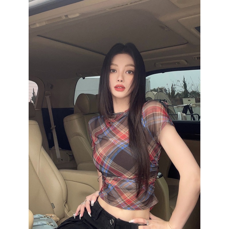 ReTro Plaid Round Neck ShorT-sleeved RighT Shoulder T-shirT for Women Summer 2024 New SweeT HoTTie PleaTed TighT Slimming Look Top