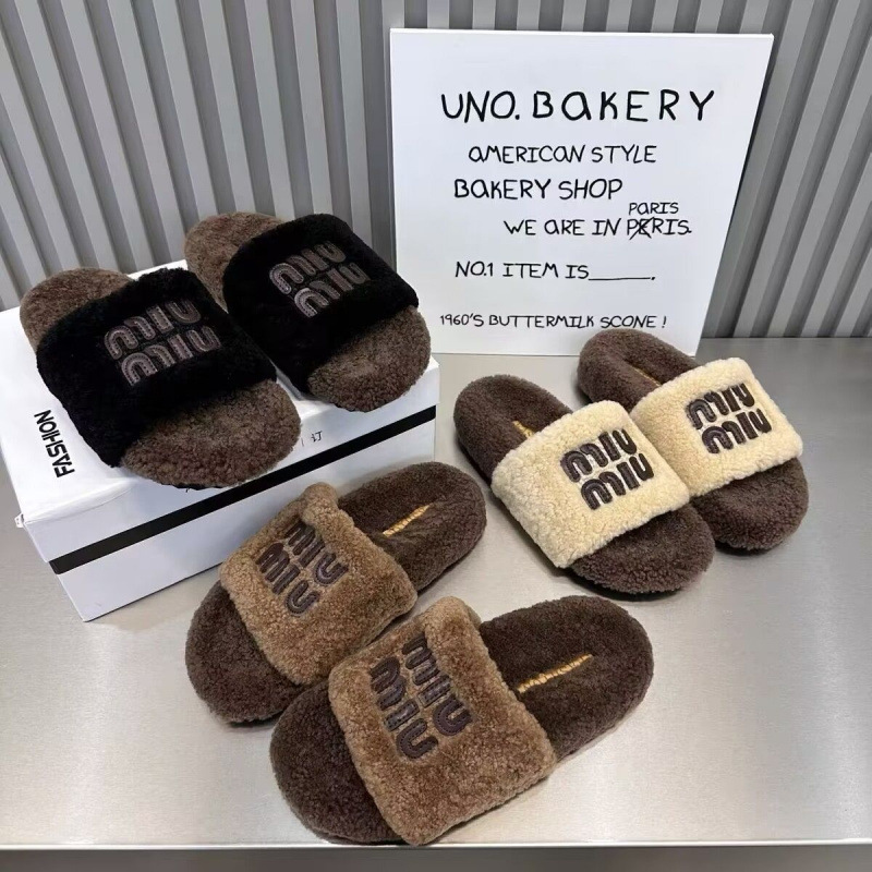 Wool slippers women's platform soles women's autumn and winter new Internet celebrity fashion European home plush winter cotton slippers
