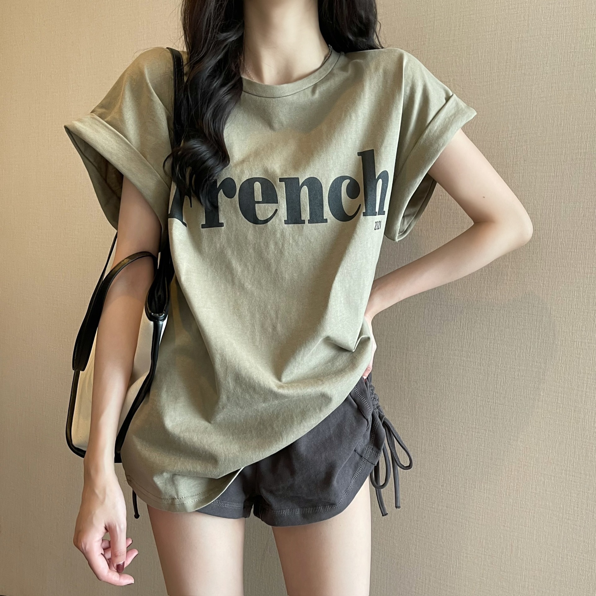 2023 new online celebrity ins super popular slimming off-shoulder sweet cool short sleeve T-shirt loose female summer student top fashion