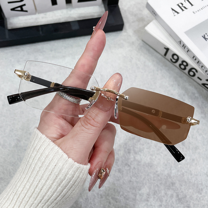 Picture of New Rimless Fashion Sunglasses European and American Trendy Cut-Edge Sunglasses Personalized Jelly Color Sunglasses Rimless Sunglasses
