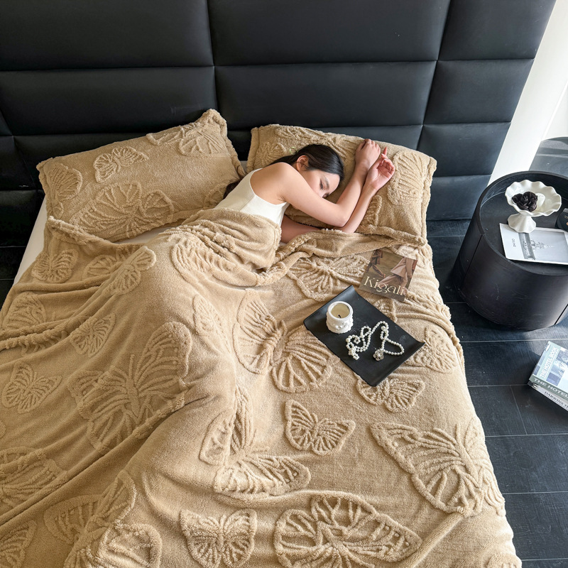 Picture of Taff velvet blanket butterfly nap blanket flannel blanket gift blanket air conditioning blanket foreign trade blanket wholesale