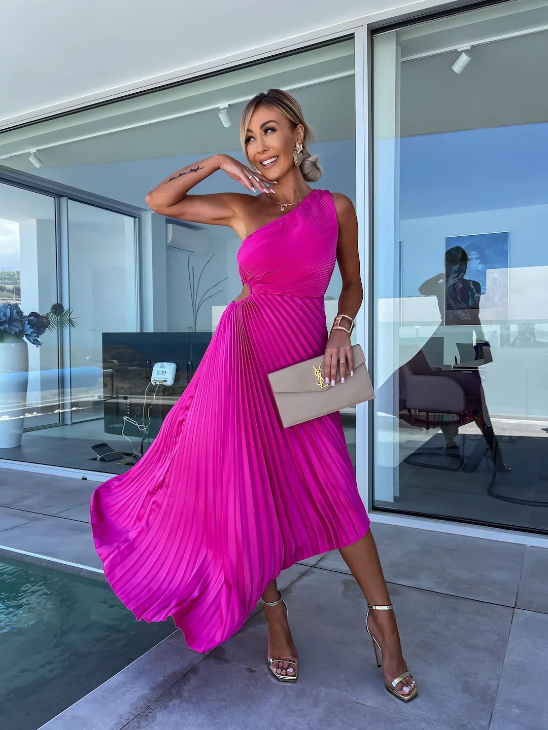 Picture of European and American 2024 Women's New Fashion Solid Color Casual Sexy Elegant One-shoulder Oblique Collar Pleated Hollow Dress