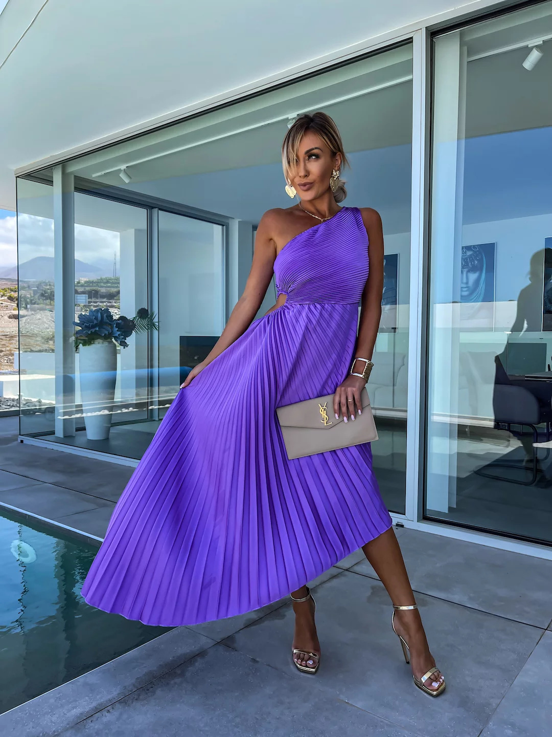 Picture of European and American 2024 Women's New Fashion Solid Color Casual Sexy Elegant One-shoulder Oblique Collar Pleated Hollow Dress