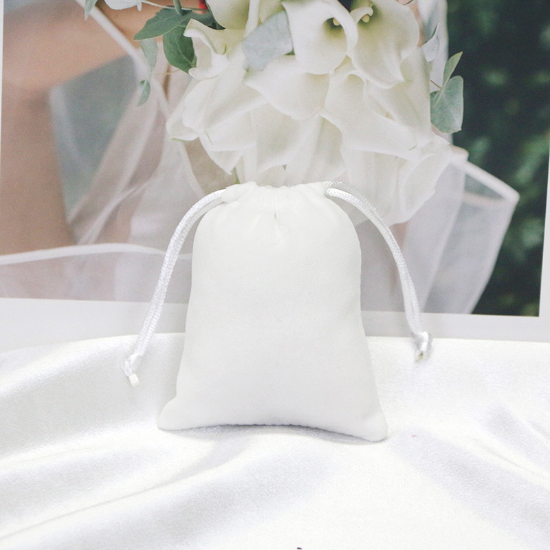 Picture of Velvet Bag Wholesale Drawstring Jewelry Bag Velvet Drawstring Jewelry Storage Bag Cloth Bag Gift Bag Simple Storage Bag