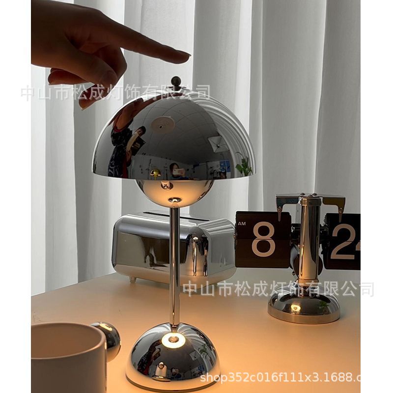 Nordic style Danish flower bud vintage table lamp wedding wedding room bedroom desk decoration atmosphere lamp bedside lamp night light