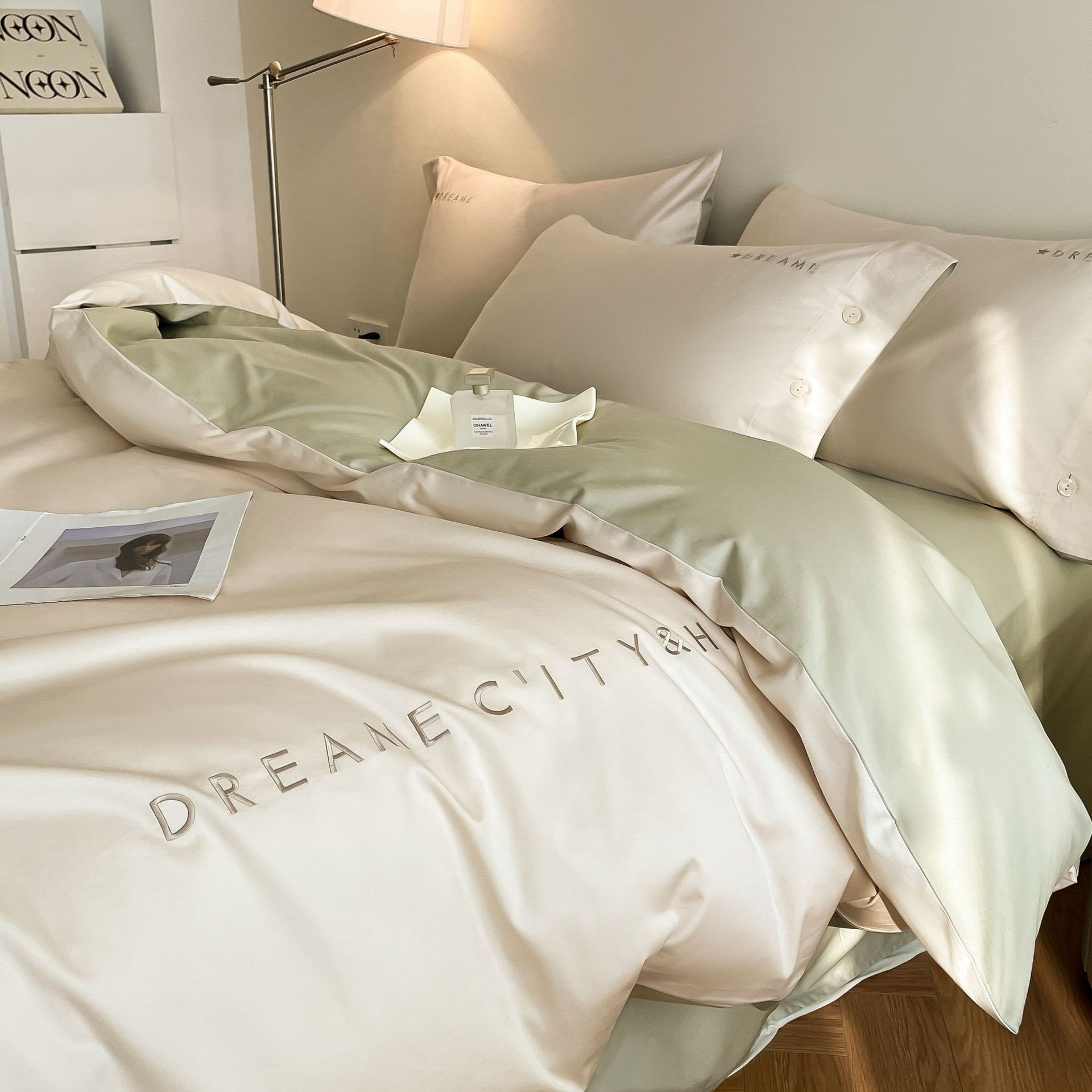 Picture of 60 Xinjiang long-staple cotton four-piece cotton bed sheet bed hat light luxury embroidery dormitory three-piece cotton bedding s