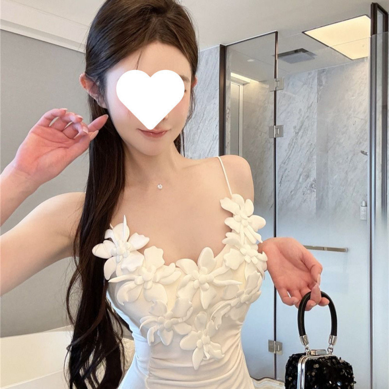 2025 French Pure Desire Sexy Three-Dimensional Floral Camisole for Women, New Summer Style for Outerwear or Innerwear, Slim Fit and Spicy