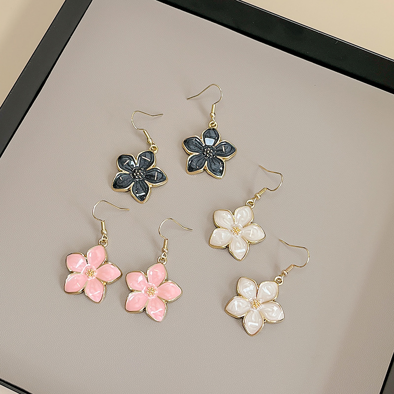 Summer new beautiful retro Hong Kong style color matching flower flower eardrop ear hook geometric three-dimensional ear jewelry