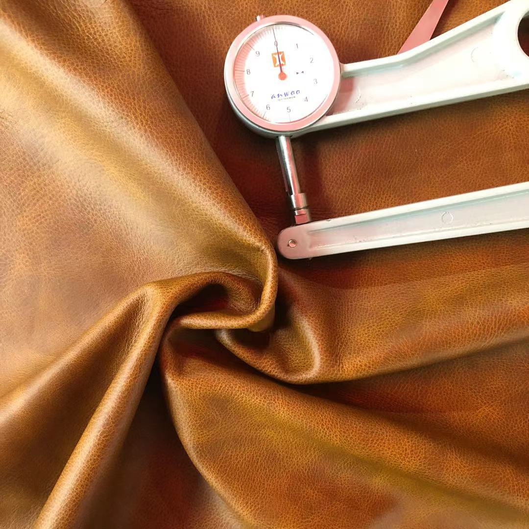Oil wax head layer cowhide retro furniture yellow brown matte European and American oil leather whole leather fabric factory wholesale