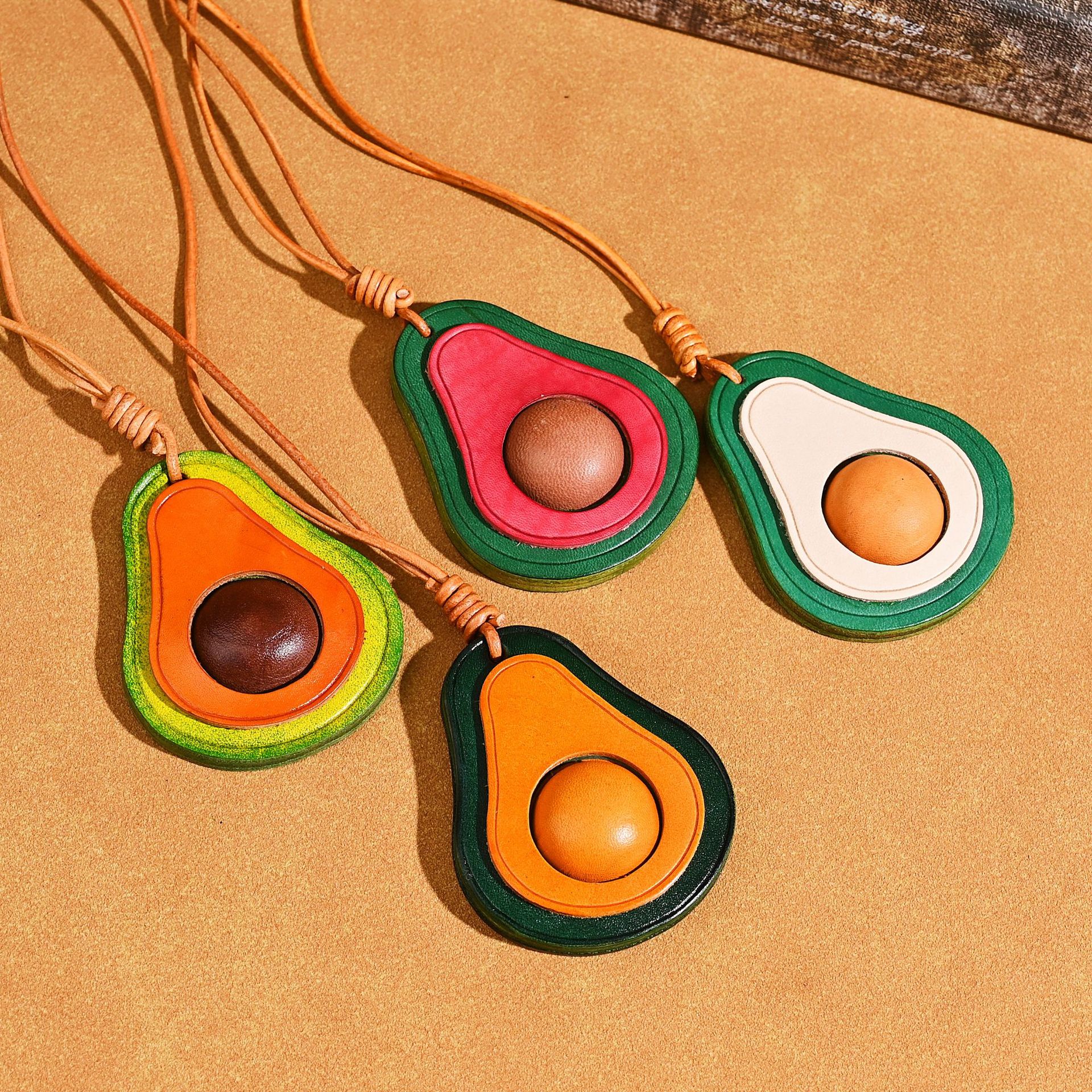 Avocado vegetable tanned leather car avocado keychain creative bag genuine leather pendant accessories school bag hanging personality trend