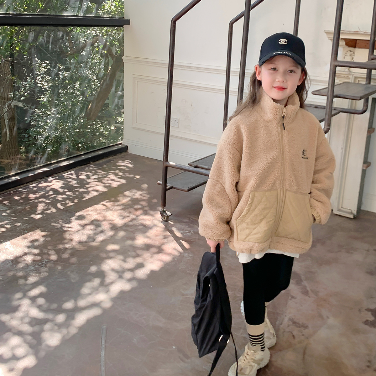 Picture of Thickened little wheat ear girls' coat 2023 autumn and winter new children's solid color plush coat stitching pocket
