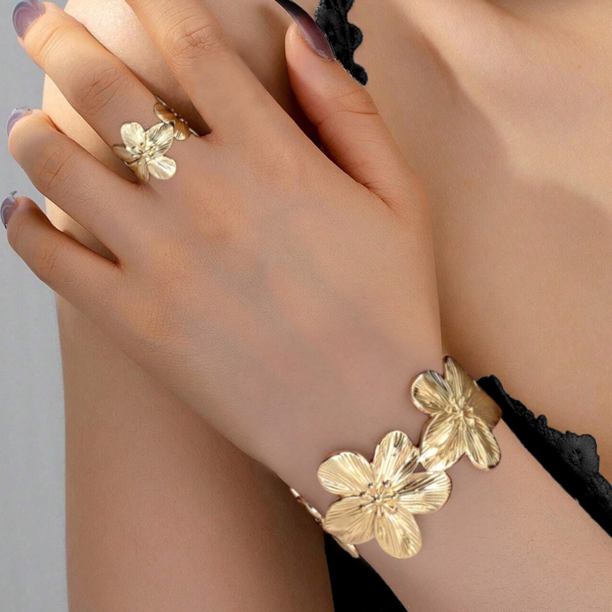 European and American Cross-Border Supply Fashion Exaggerated Creative Geometric Flower Open Bracelet Ring Set Splicing Flower Women's Hand Jewelry