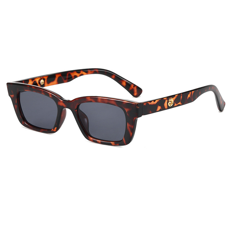 Picture of Jennie same sunglasses women 2022 new sunglasses European and American retro small frame Korean fashion cat's eye glasses