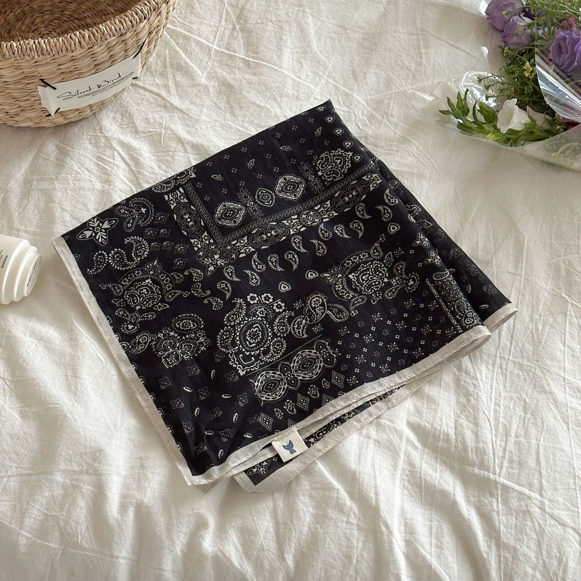 Picture of 53x 53cm Mulberry Silk Cotton Blended Square Machine Printed Silk Cotton Scarf Women's Spring and Summer Lightweight Breathable Silk Scarf
