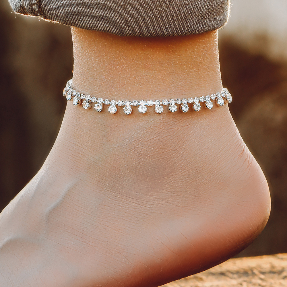 Amazon Best Selling Trendy Diamond Round Anklet Summer Beach Sandals Ankle Chain Claw Chain Women's Rhinestone Wholesale