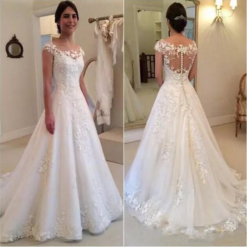 Custom Foreign Trade European and American Wedding Dress Women's 2019 New Small Tail Lace Large Size Fashion Retro Deep V Bride