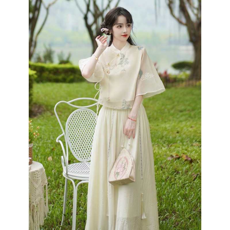Summer New Women's Embroidered Seven-point Sleeve Collar Retro Artistic Shirt Top
