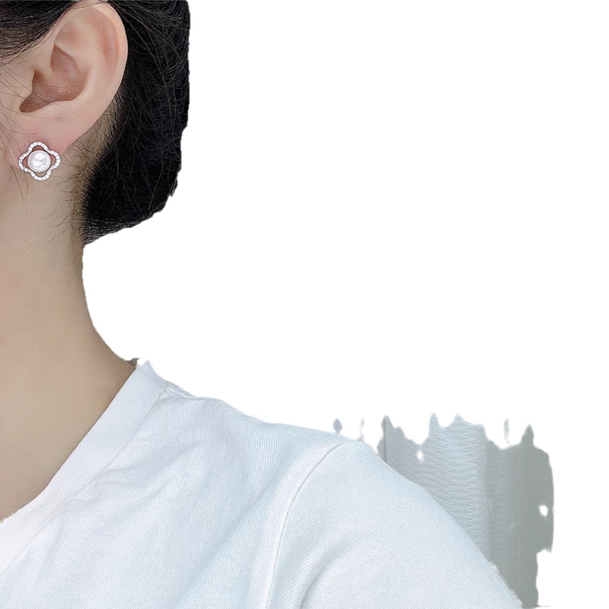 Picture of Cross-border classic four-leaf clover earrings 18K gold-coated copper gold-plated lucky grass S925 white fungus needle earrings for women