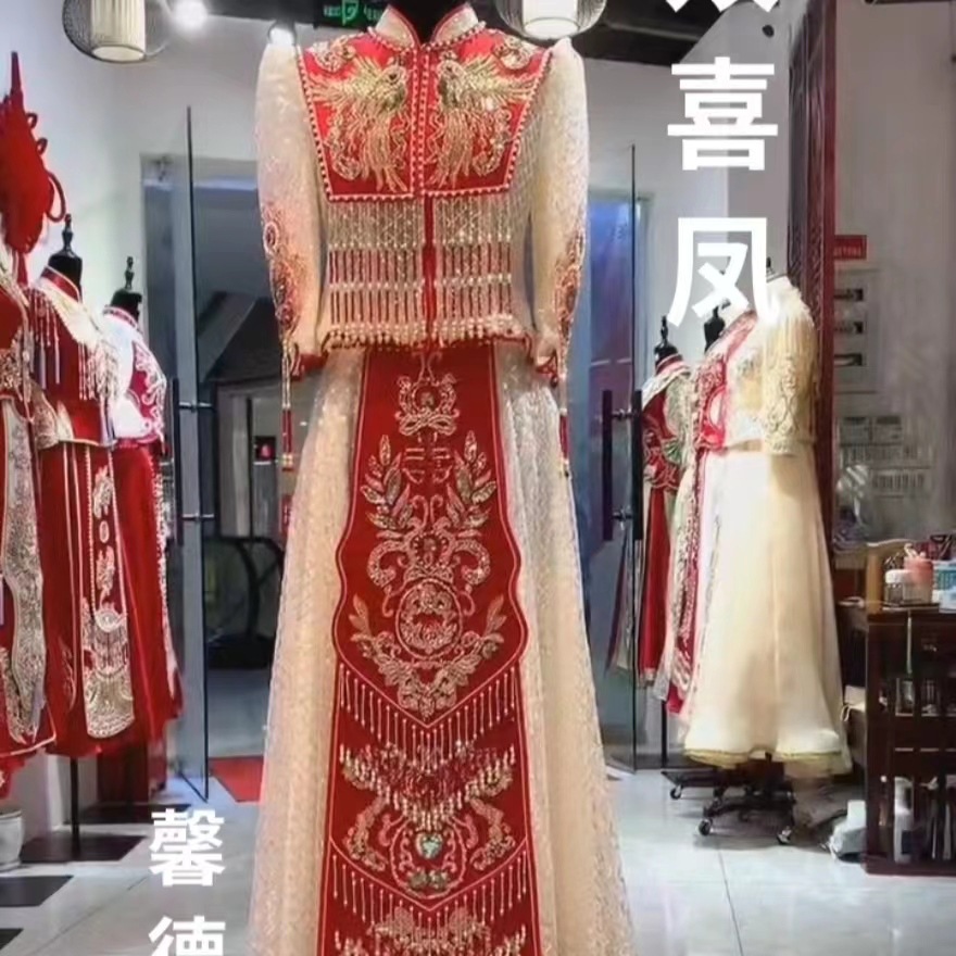 Picture of Regal Thousand Jin Fairy Diamond Beads Hand Embroidered 23 Years New Silver Xiuhe Suit Chinese Bride Toast to Marry High Grade