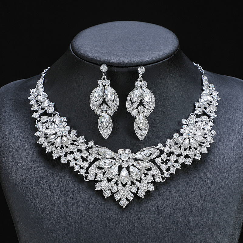 Picture of European and American cross-border retro necklace suit women's 2-Piece Set leaves flowers exaggerated luxury jewelry New Bride wedding accessories