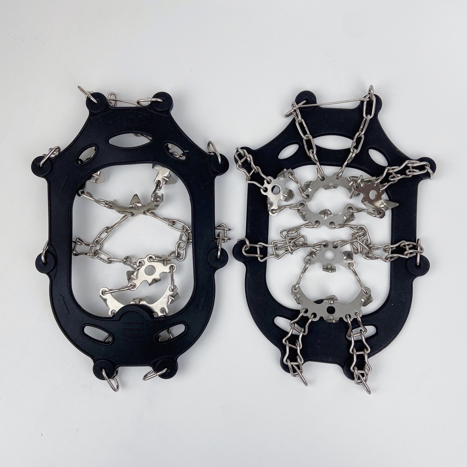 Picture of Cross-border 19-tooth stainless steel chain welded silicone ice claw winter outdoor sports mountaineering rock climbing anti-slip shoe set