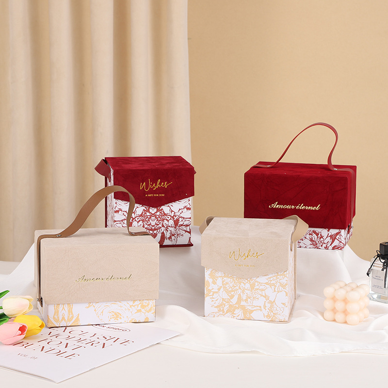 Chinese-style gift box, fresh rose gift box, Valentine's Day portable gift box, size and capacity