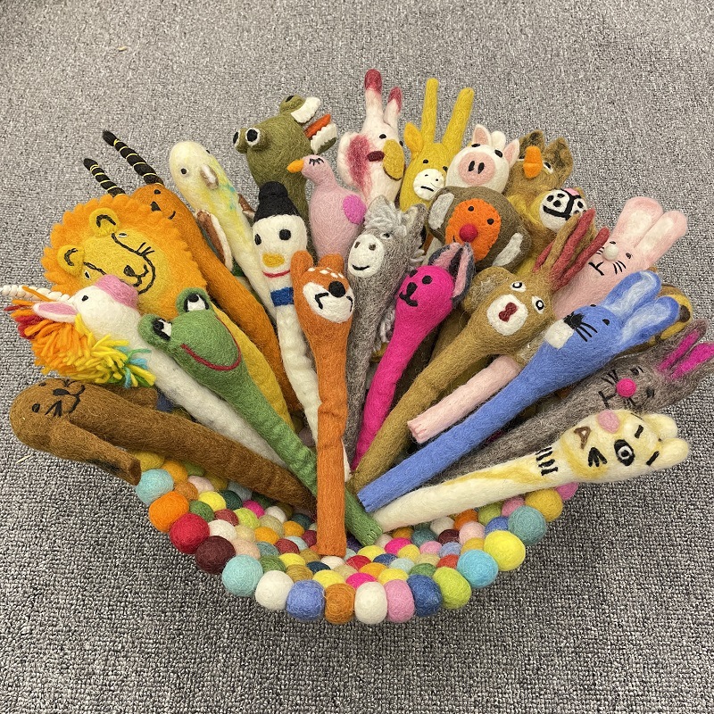 Wool felt cute pen grip pen set to keep warm
