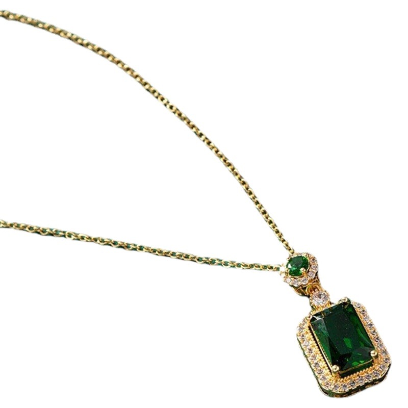 Green Necklace Women's Spring and Summer Earrings Niche High-grade Design Sense Clavicle Chain Versatile Jewelry suit