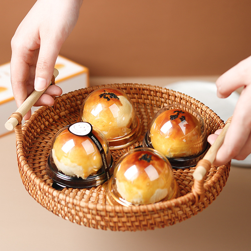 Disposable round transparent plastic baking blister moon cake box egg yolk crisp packaging box snow Mei Niang inner care wholesale