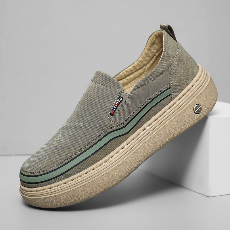 Casual shoes men's 2025 new thick-soled lightweight cloth shoes men's driving breathable slip-on shoes one-foot canvas shoes men's shoes