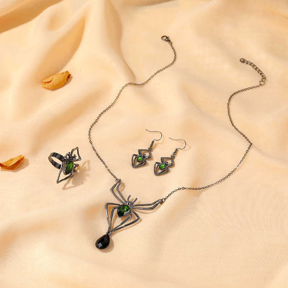 Picture of Halloween jewelry personality exaggerated three-piece spider necklace earrings ring vintage emerald suit accessories