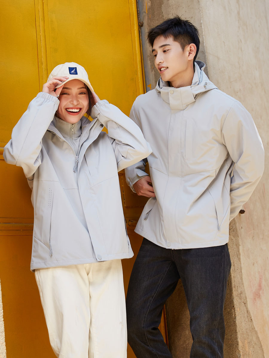2025 New Outdoor Jacket for Men and Women, Three-In-One Detachable Jacket, Windproof and Waterproof Mountaineering Jacket, Customized