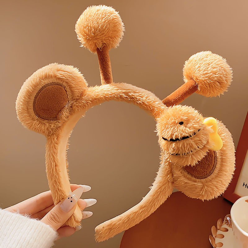 Picture of Special Headband for Face Washing for Women 2025 New Autumn and Winter Cute Bear Headband Hairband Hairpin Hair Accessory Plush Headwear