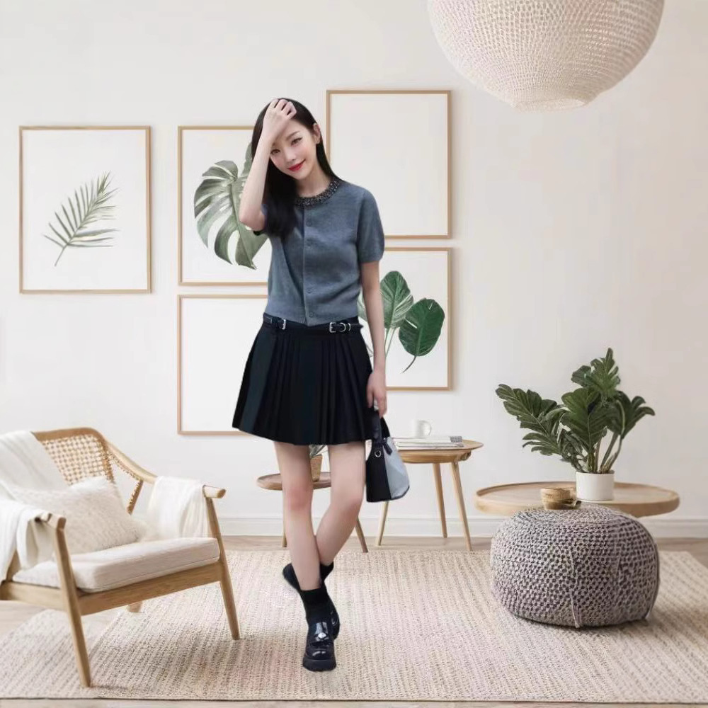 Picture of Spot 2024 Spring and Summer New Short Sleeve Knitted Cardigan Design Sense Rhinestone Crewneck Short Top Women GZ2401