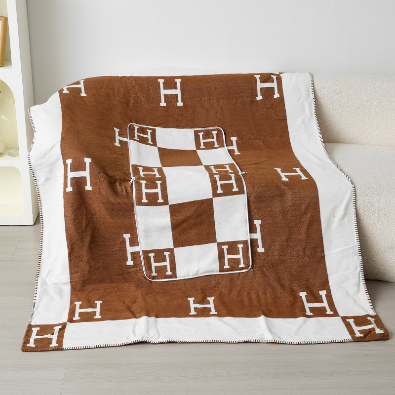 Picture of Cross-Border Amazon Fleece Blanket Single Blanket Air Conditioning Blanket Sofa Cover Blanket Nap Blanket H Letter Aviation Flight Blanket