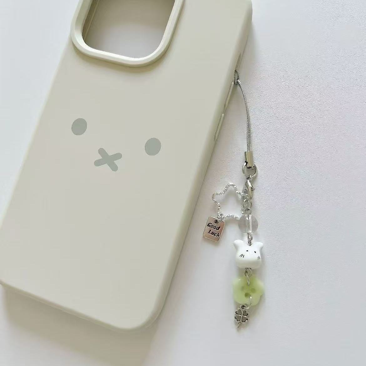[Green Lucky Bunny] Beaded Button Star Mobile Phone Chain Pendant Bunny Cute Four-Leaf Clover Lanyard