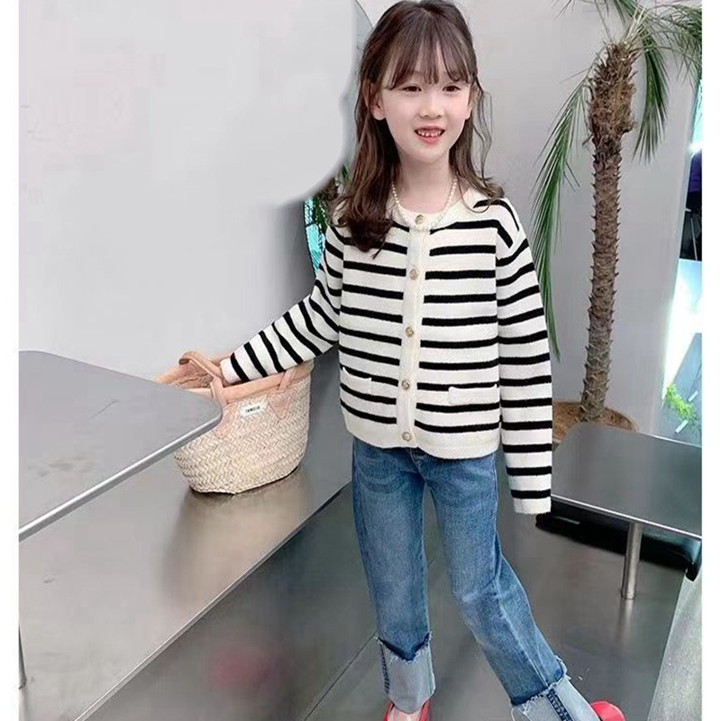 Picture of Girls' coat spring and autumn children's cardigan striped knitted outerwear autumn and winter children's Korean style western style sweater coat