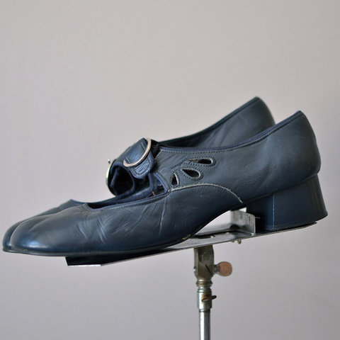 Picture of Foreign Trade Cross-Border New Spring New Product European and American Style Low Heel 40-43 Buckle Strap Shallow Mouth Flats Single Shoes