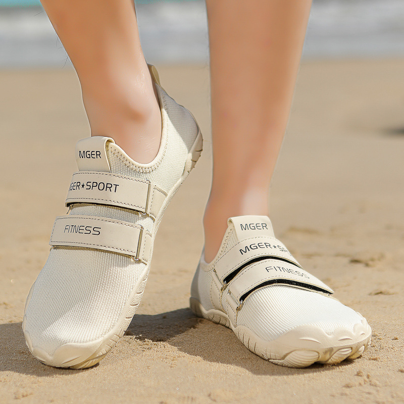 New outdoor breathable flying woven five-finger shoes couple wading non-slip swimming shoes beach shoes indoor fitness training shoes