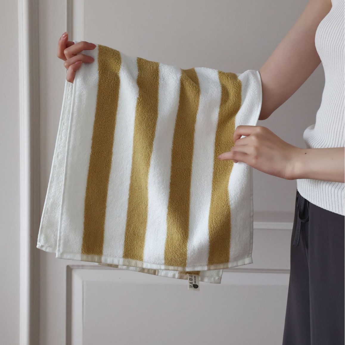 Picture of Mori Pinstripe Retro Cotton Towel Combed Cotton Class A Simple Combed Cotton Towel Bathroom Absorbent Bath Towel