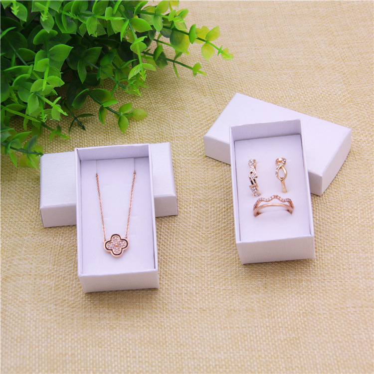Foreign Trade Supply, Customizable Logo Earrings and Pendant Boxes, New Couple Ring Boxes, Flip-Top Small Jewelry Boxes