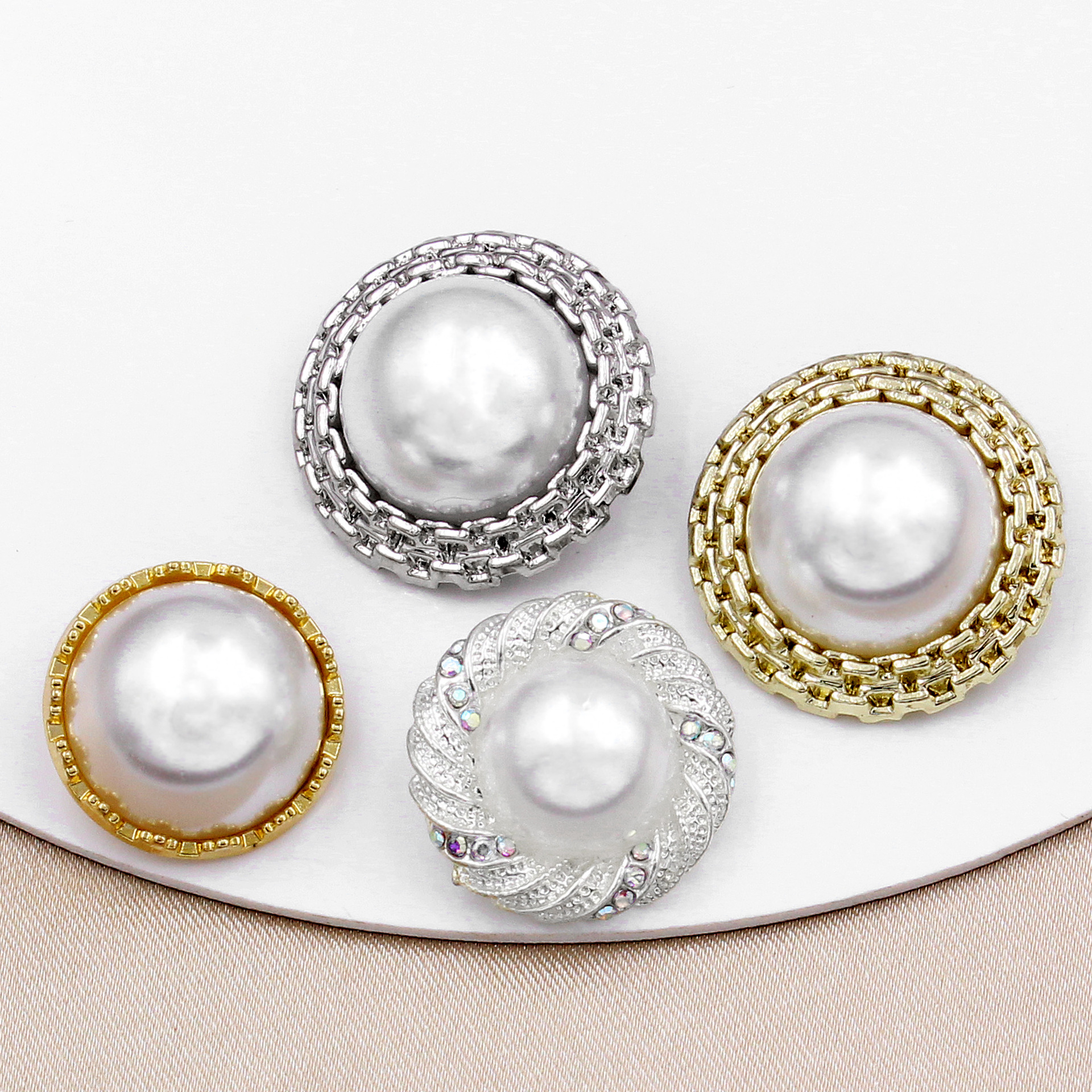 New Textured Round Pearl Buttons, Small Fragrant Buttons, Women's Fashion Metal Clothing Accessories, Popular and Versatile Buttons