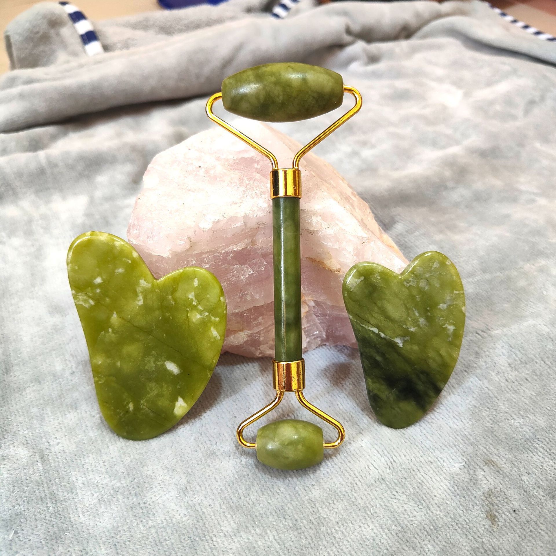 Jade Roller massager wholesale scraping board facial special face scraper suit facial massage stick Meridian