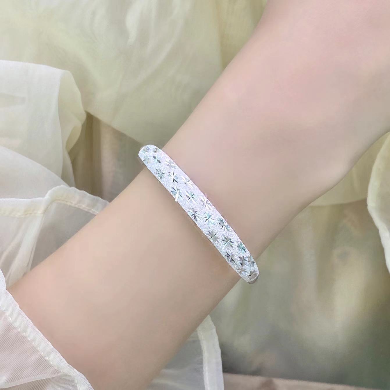Picture of 9999 Sterling Silver Bracelet Gypsophila Silver Bracelet Women's Solid Adjustable Push-Pull for Mom and Girlfriend Birthday Gift