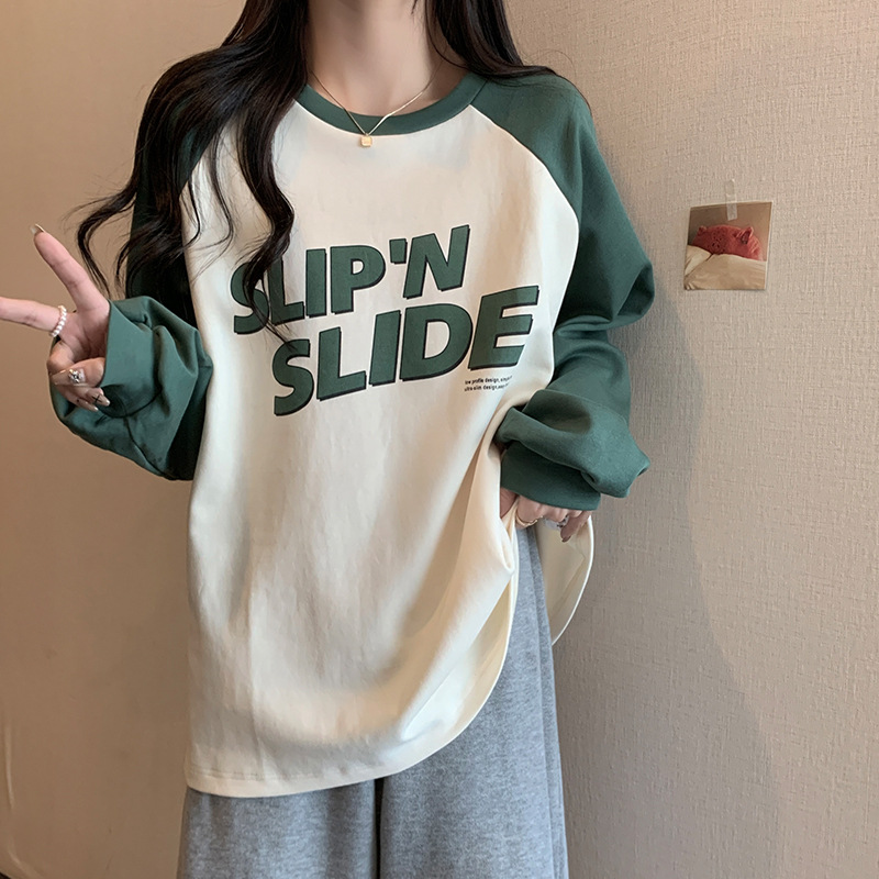Picture of Autumn and Winter thickened brushed contrast color raglan sleeve letter printed T-shirt women's lazy loose large casual round neck sweater