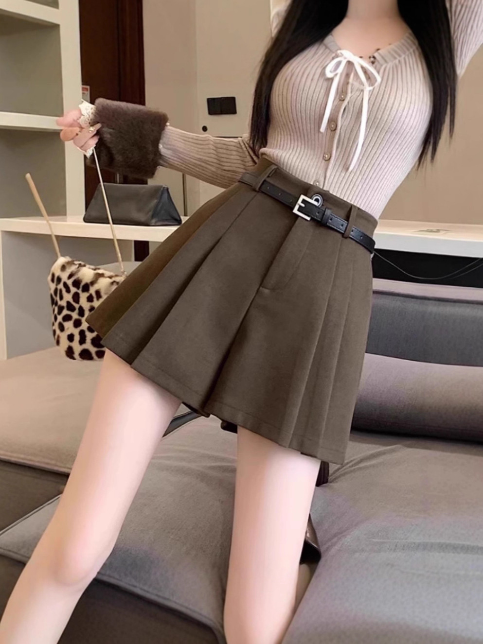 Black pleated woolen shorts women's 2025 new autumn and winter boots and pants high-waisted A-line wide-leg slacks skirt