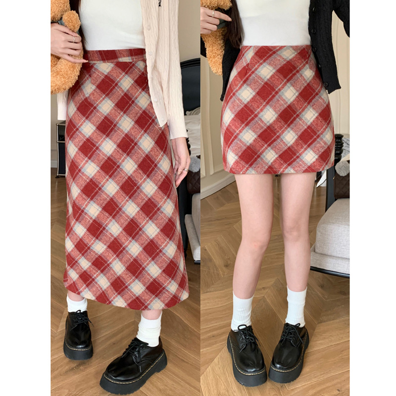 Autumn and winter overskirt woolen mid-length plaid skirt women's 2024 new small red A- line hip short skirt