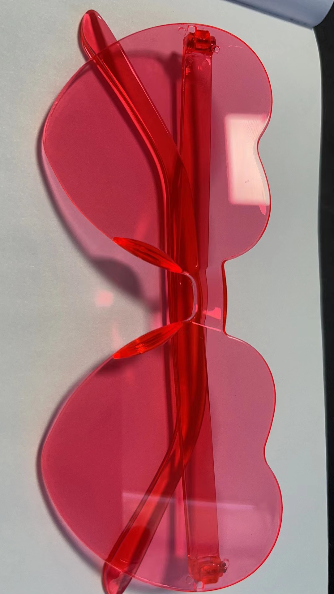 Picture of Heart Sunglasses, Heart Sunglasses, Jelly Color Rimless Heart-Shaped One-Piece Glasses, Dazzling Color Glasses