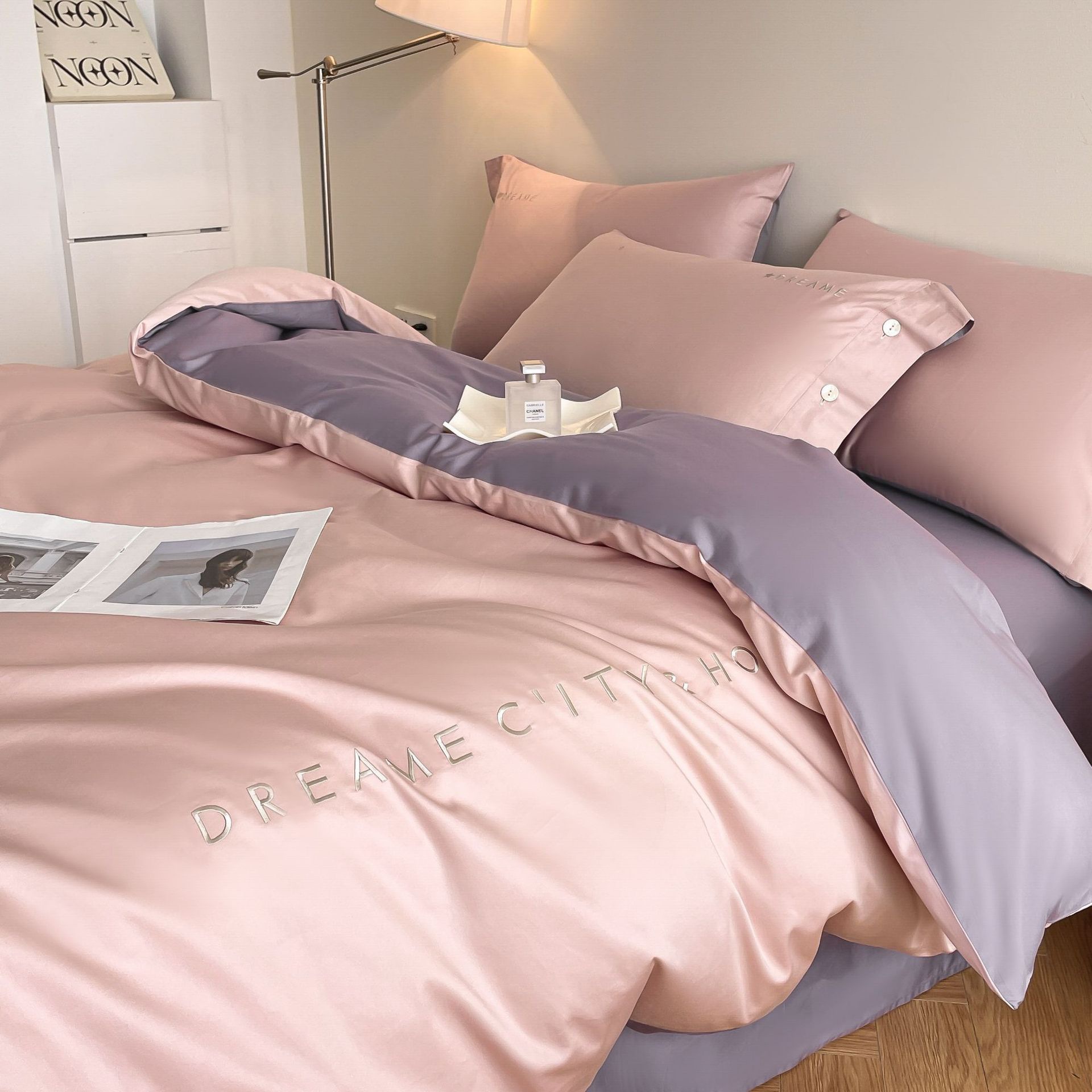 Picture of 60 Xinjiang long-staple cotton four-piece cotton bed sheet bed hat light luxury embroidery dormitory three-piece cotton bedding s