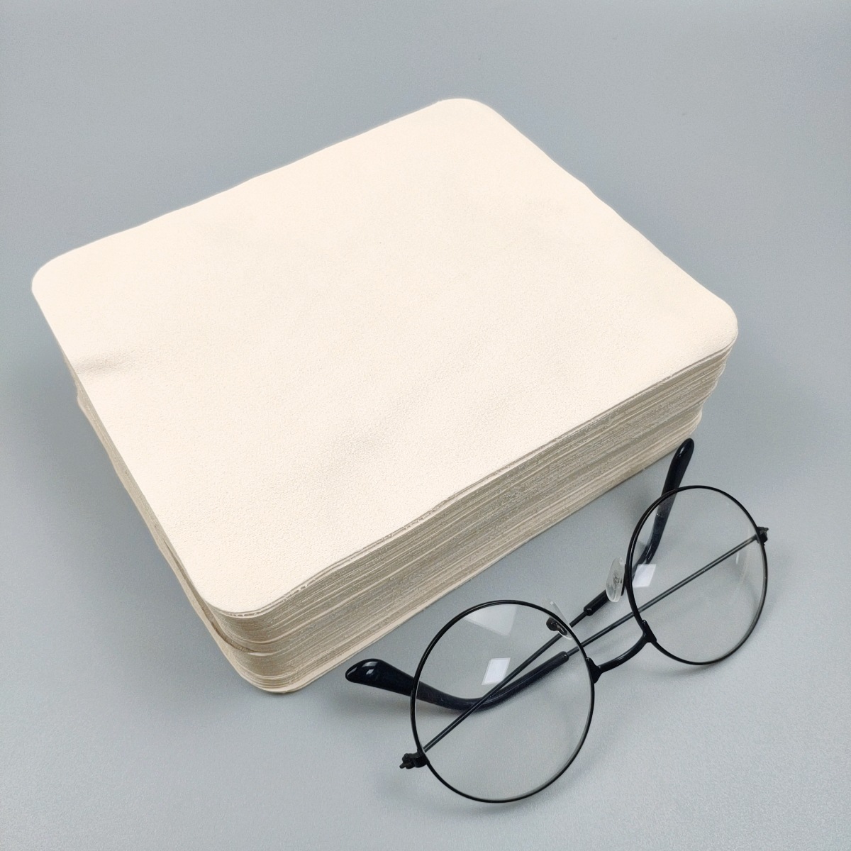 Picture of In stock suede glasses cloth ultra-fine fiber wiping cloth lens cloth of various sizes various colors wholesale fixed